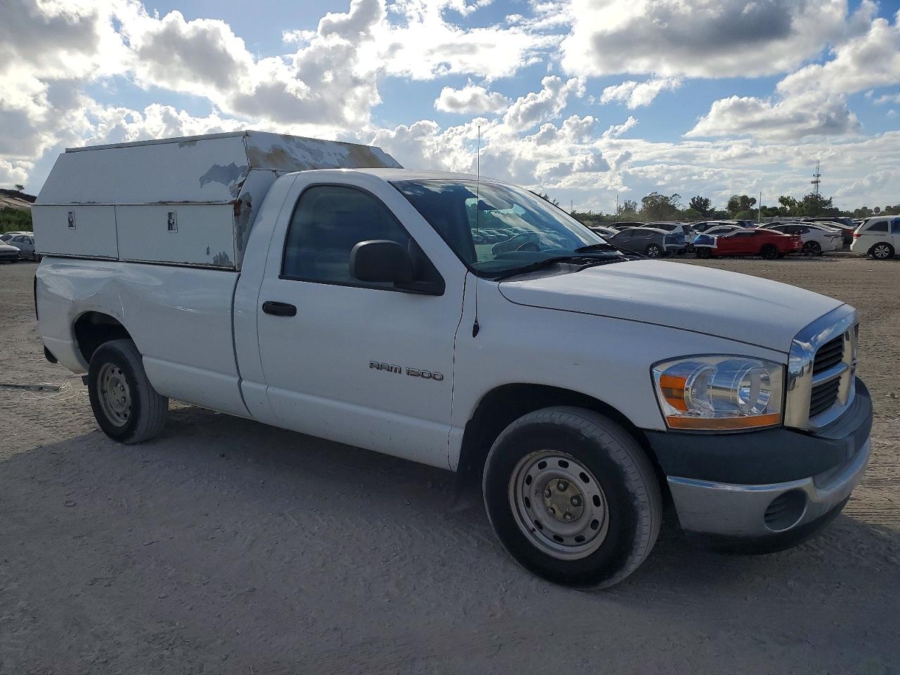 2006 DODGE RAM 1500 ST photo 4