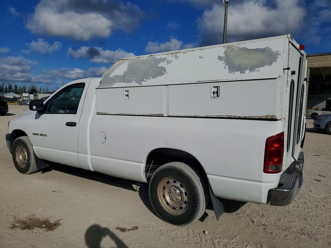 2006 DODGE RAM 1500 ST photo 2