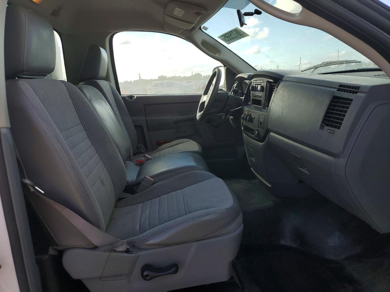2006 DODGE RAM 1500 ST photo 10