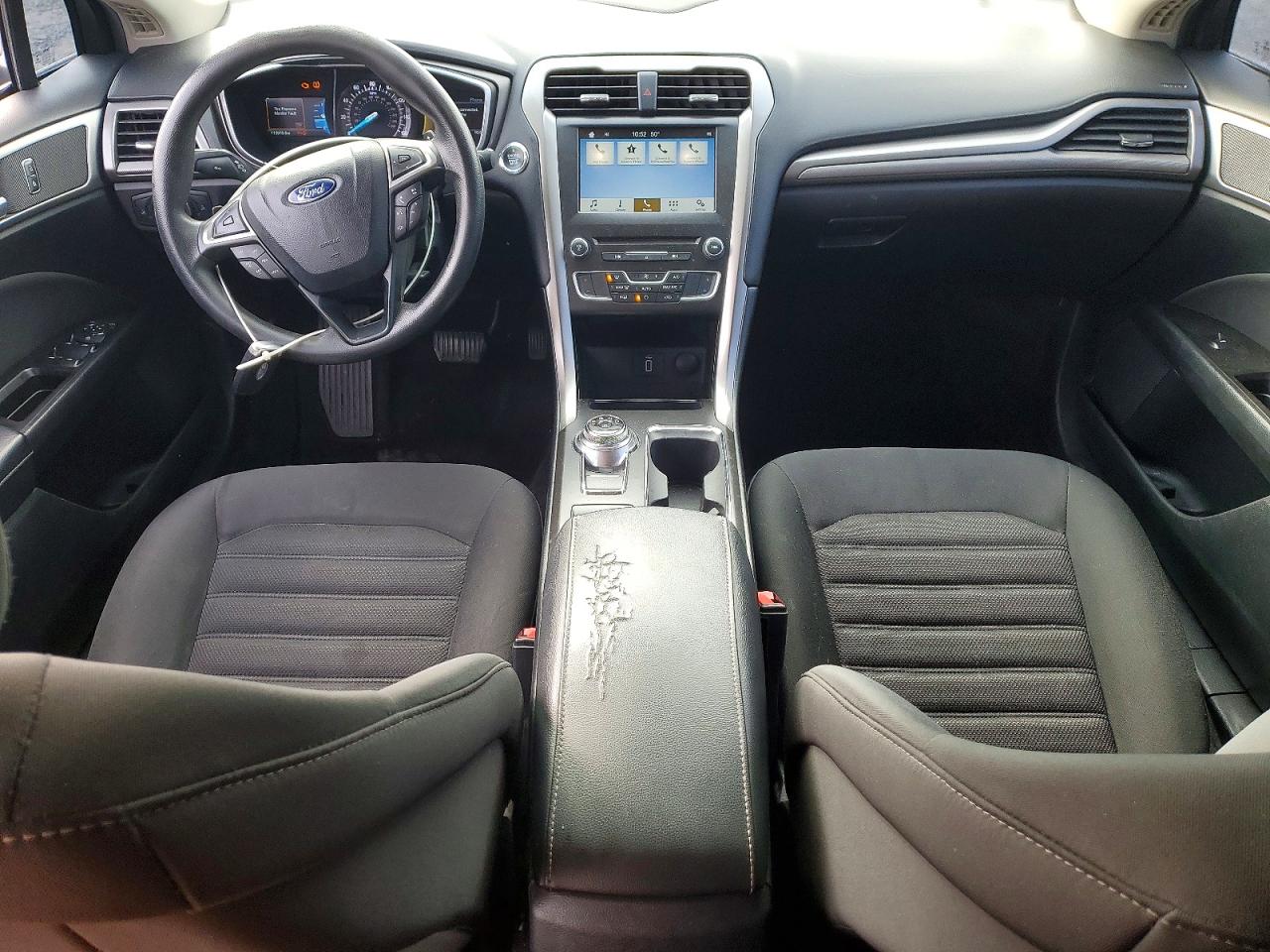 2017 FORD FUSION SE photo 8