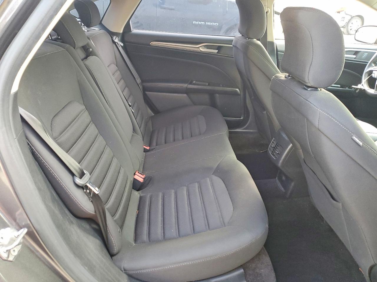 2017 FORD FUSION SE photo 10