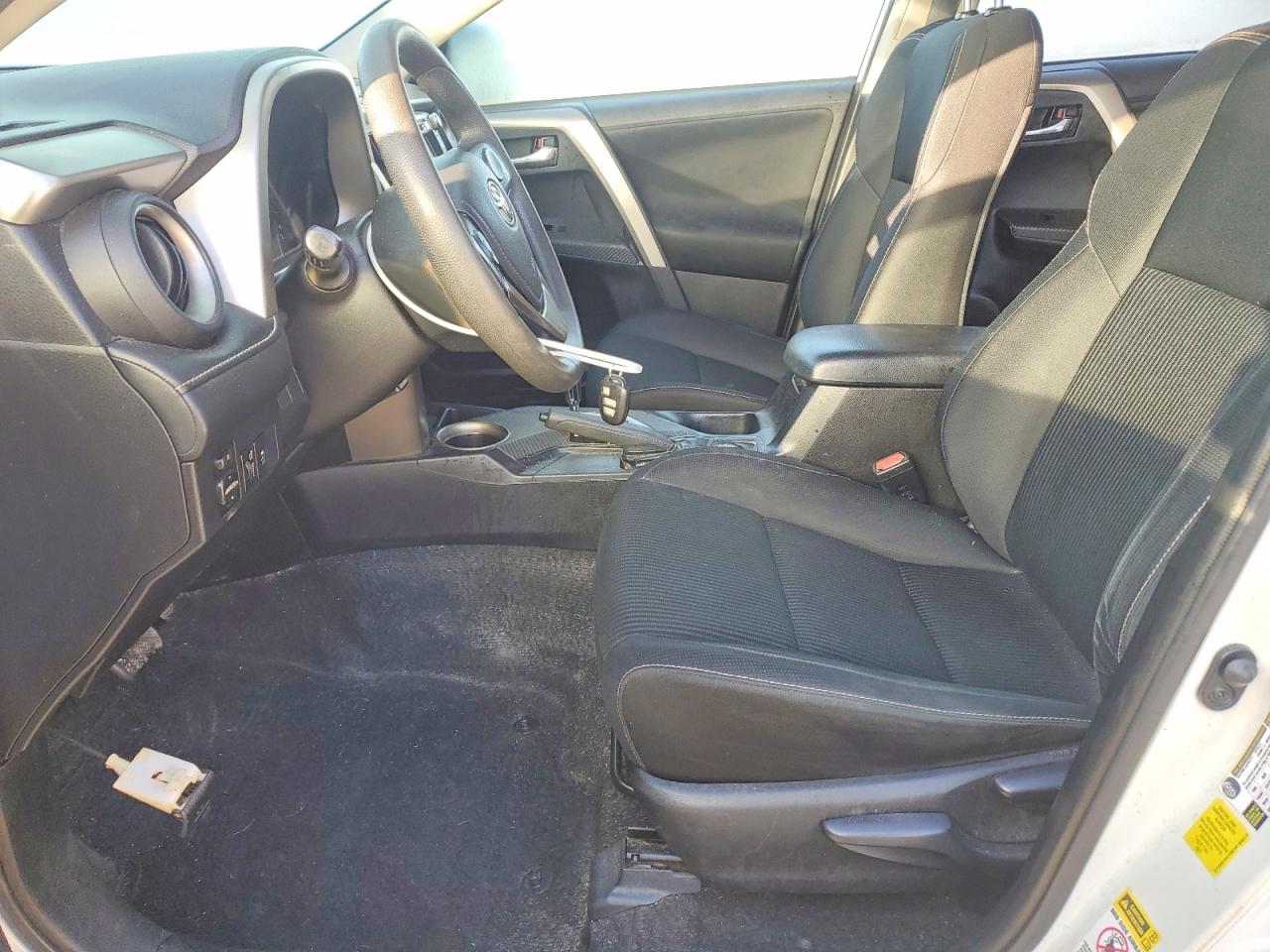 2014 TOYOTA RAV4 XLE photo 13