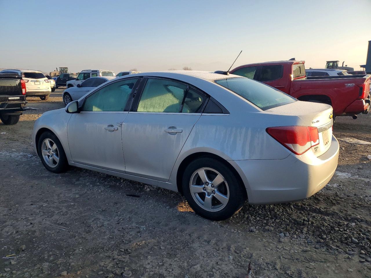 2016 CHEVROLET CRUZE LIMITED LT photo 2