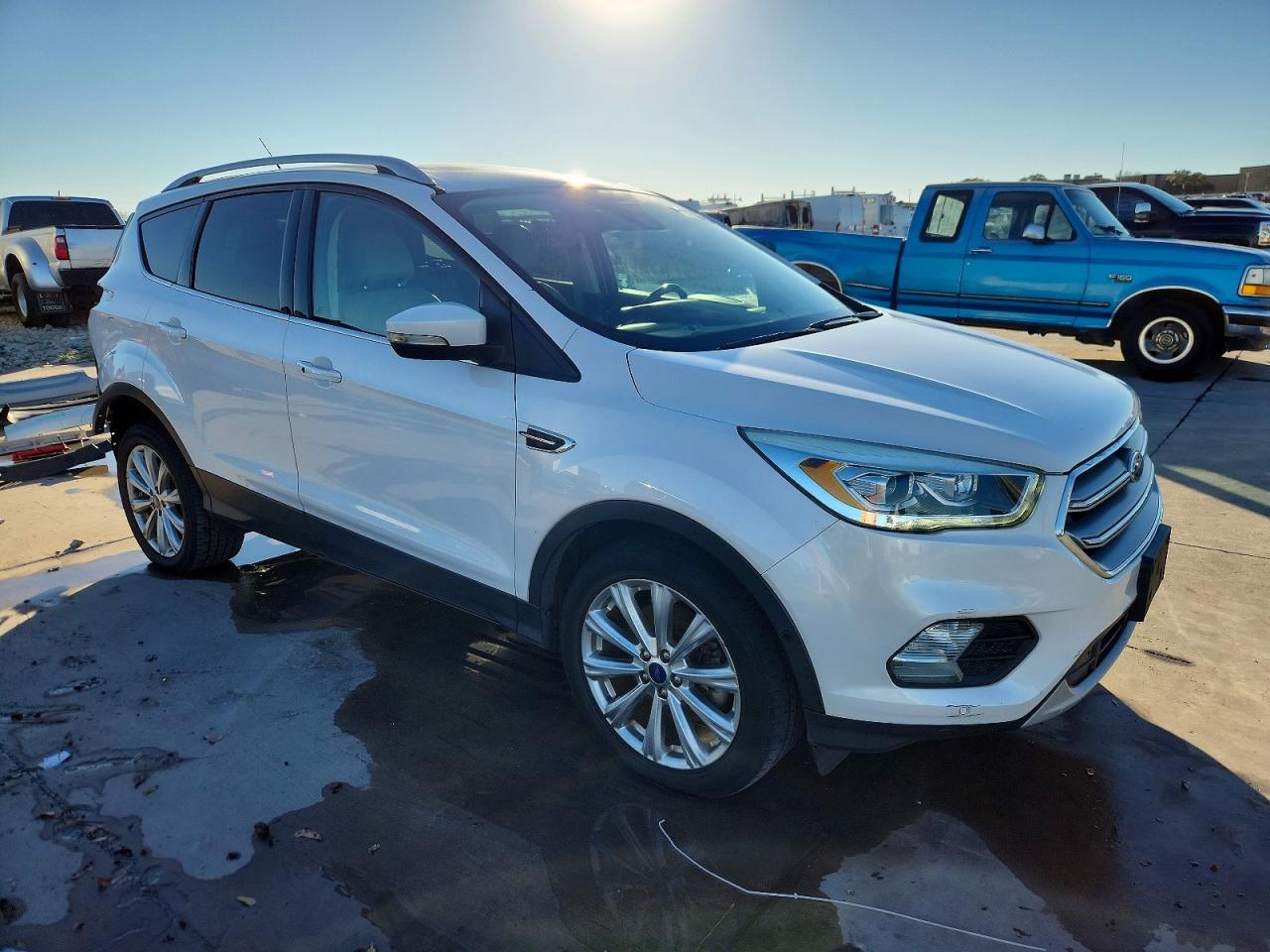 2017 FORD ESCAPE TITANIUM photo 4