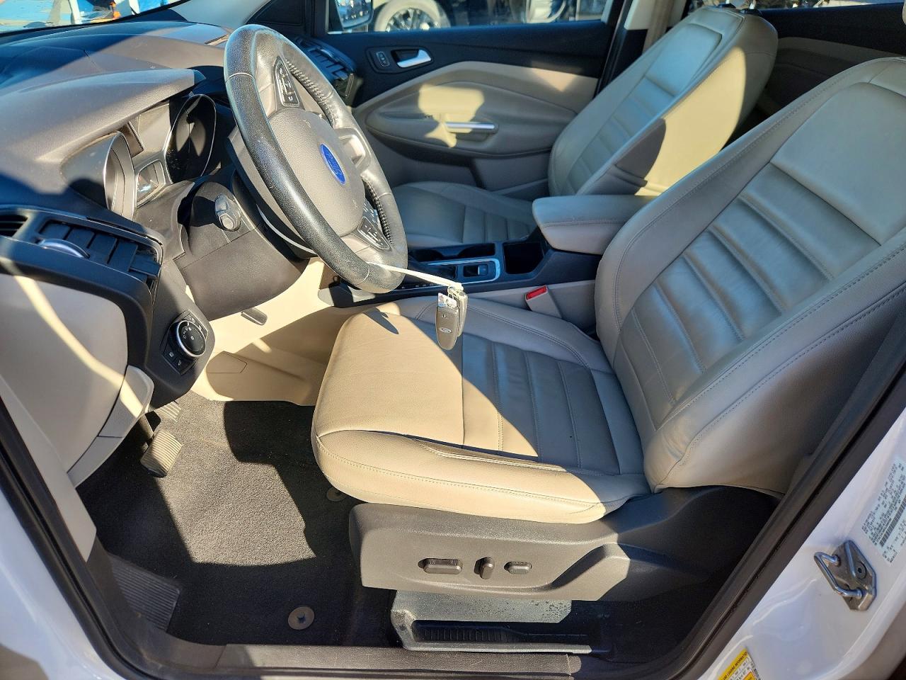 2017 FORD ESCAPE TITANIUM photo 7