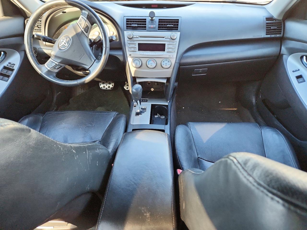 2011 TOYOTA CAMRY SE photo 15