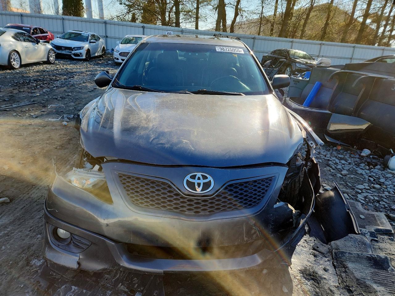 2011 TOYOTA CAMRY SE photo 9