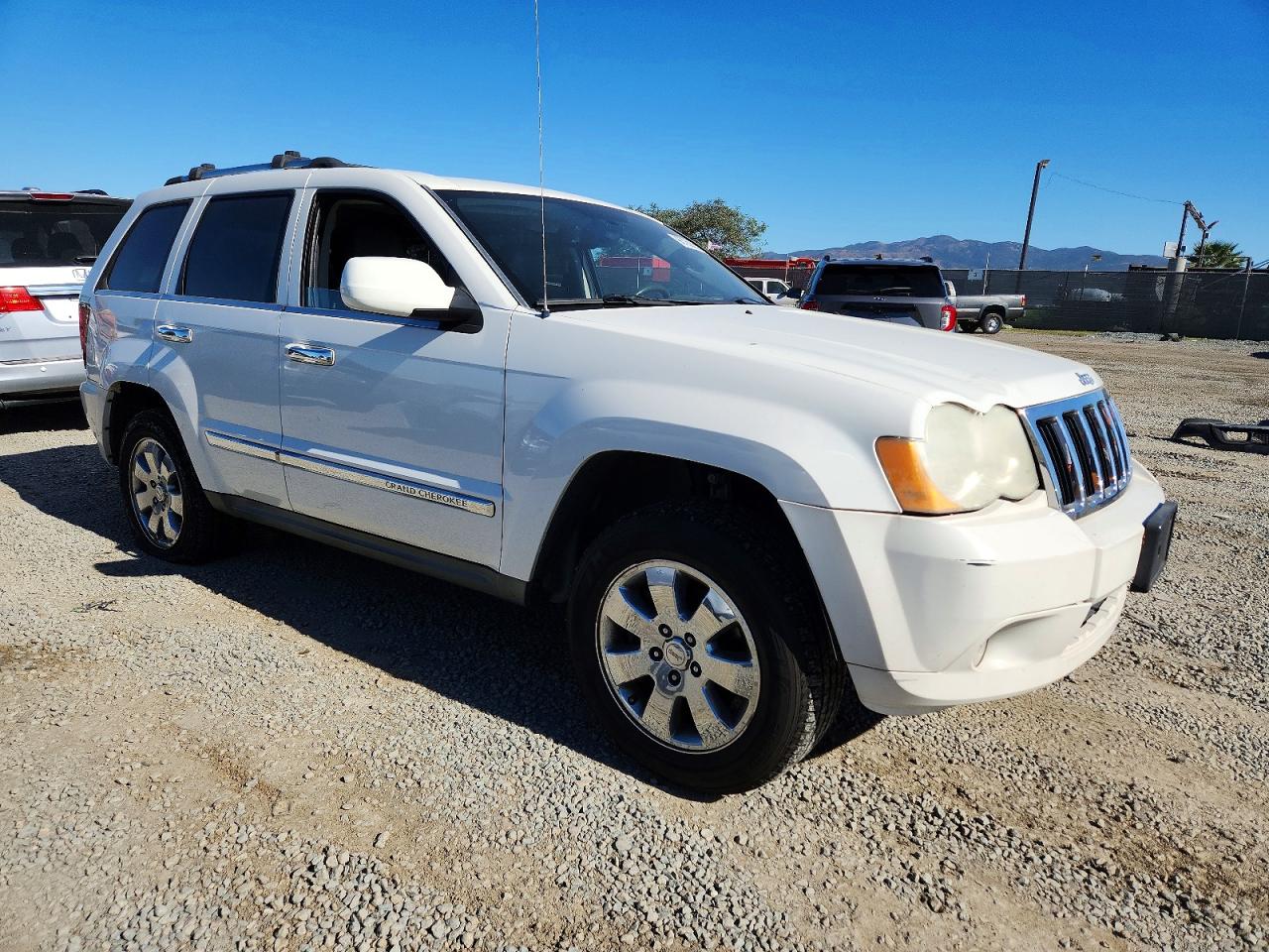 2010 JEEP GRAND CHEROKEE LIMITED photo 4