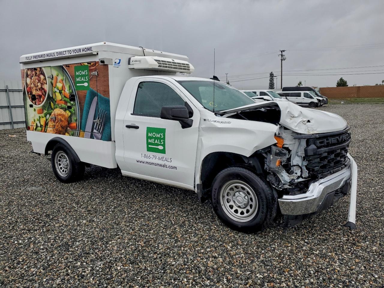 2024 CHEVROLET SILVERADO - REFRIGERATED BOX TRUCK photo 4