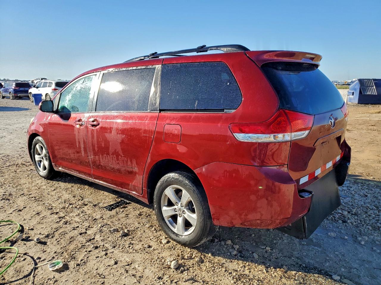 2013 TOYOTA SIENNA LE photo 2