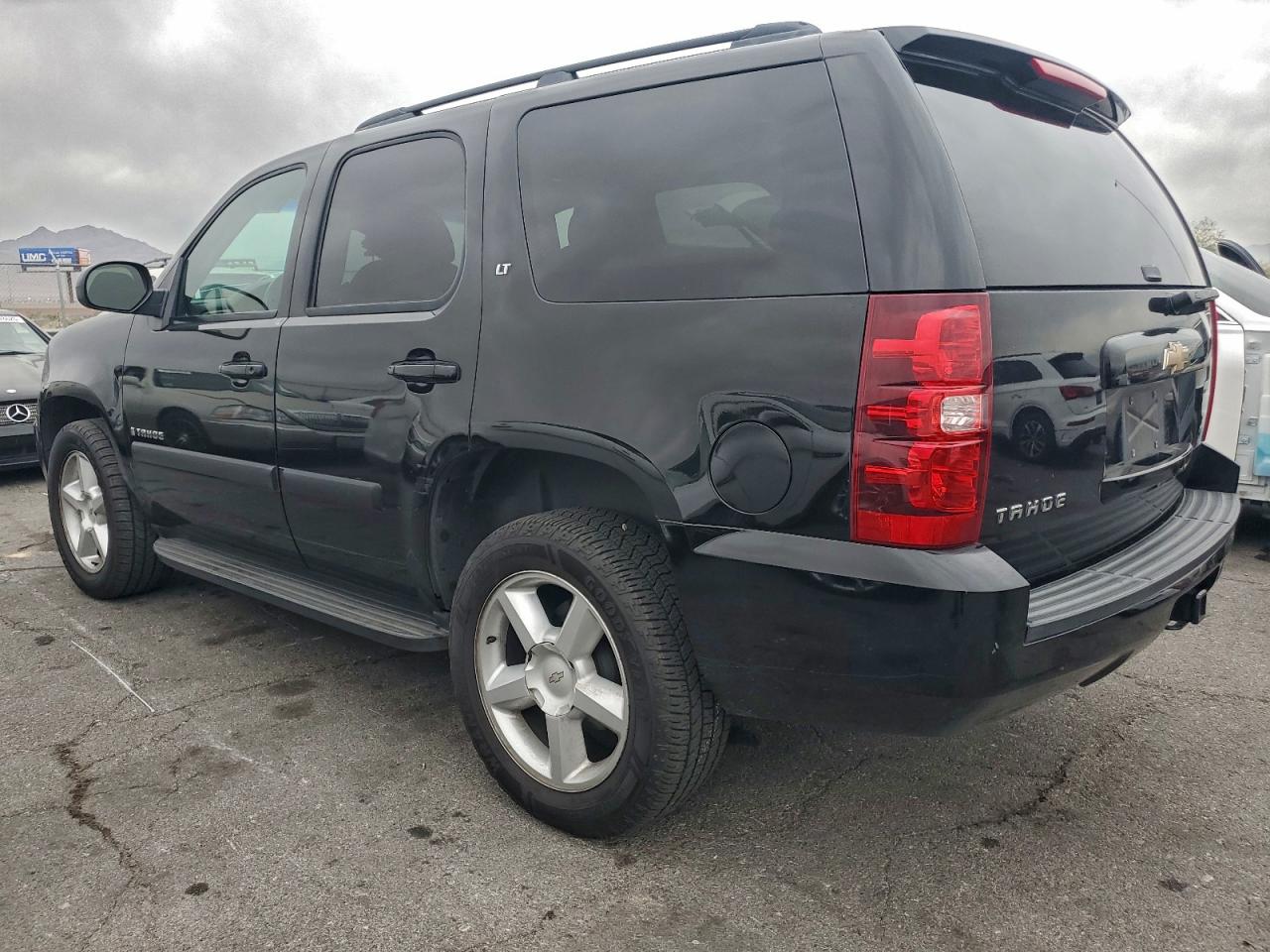 2008 CHEVROLET TAHOE C1500 photo 2
