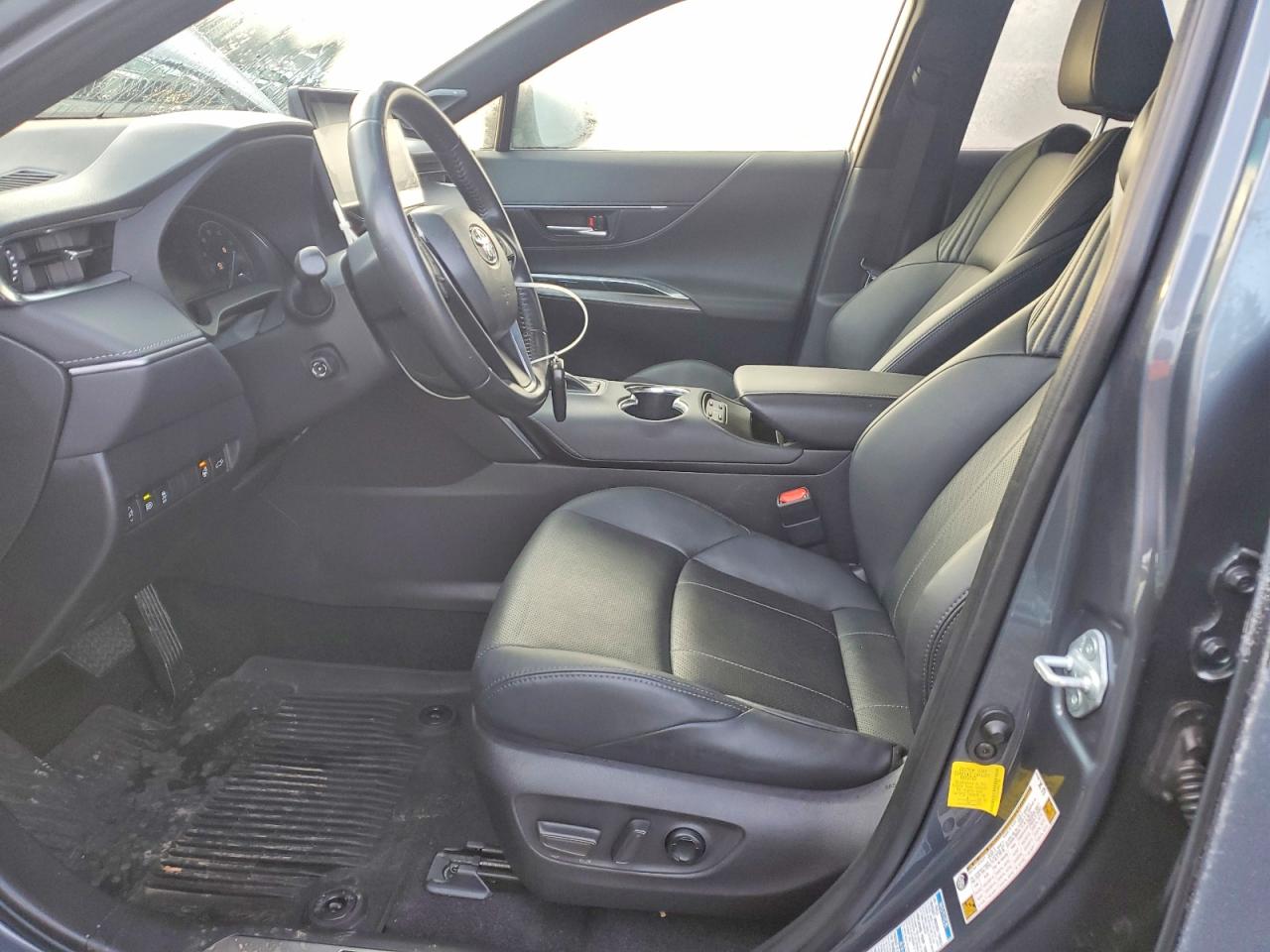 2021 TOYOTA VENZA LE photo 7