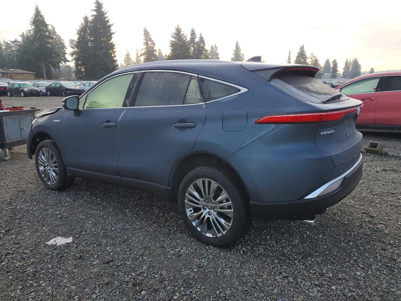 2021 TOYOTA VENZA LE photo 2