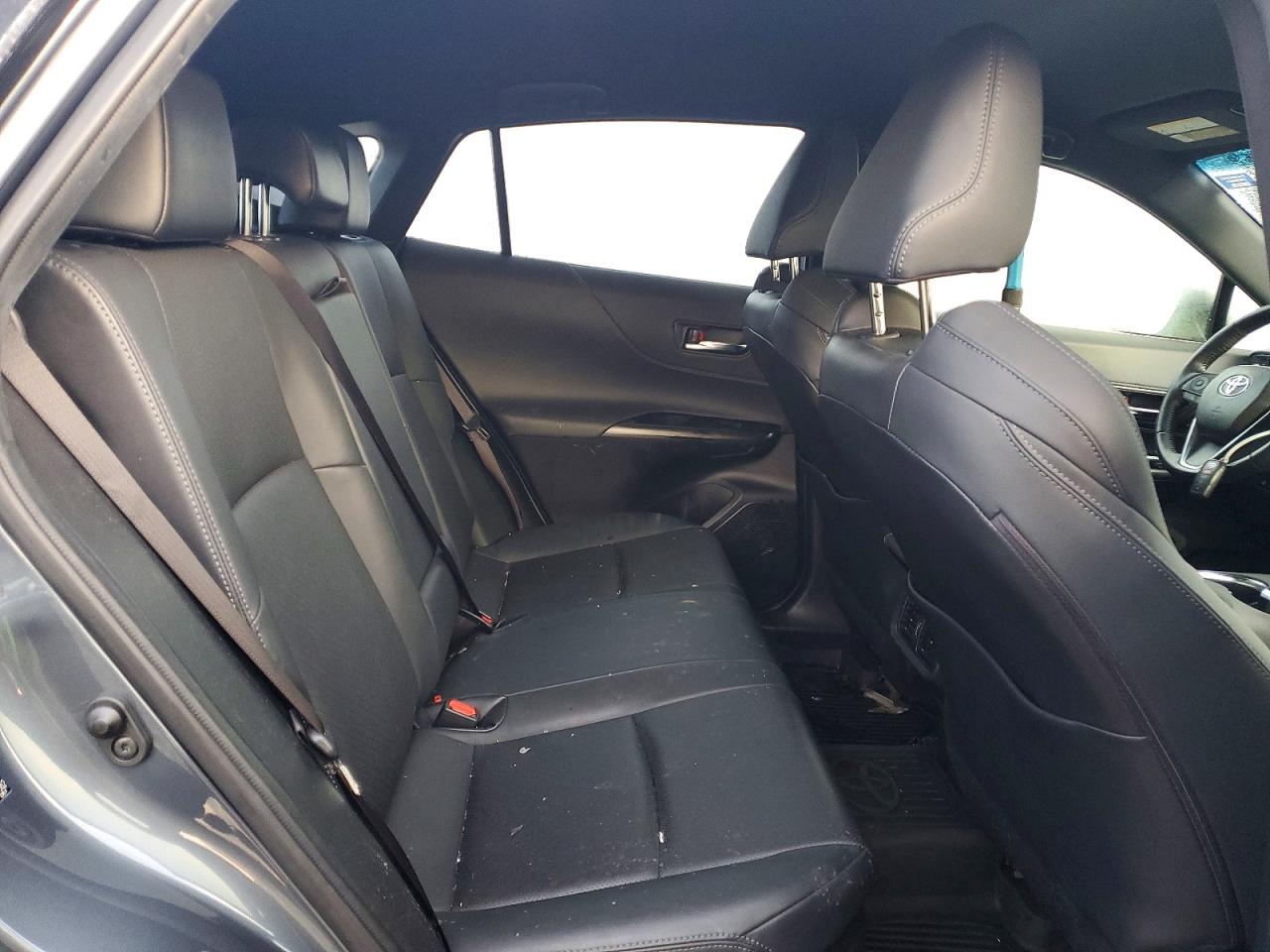 2021 TOYOTA VENZA LE photo 10