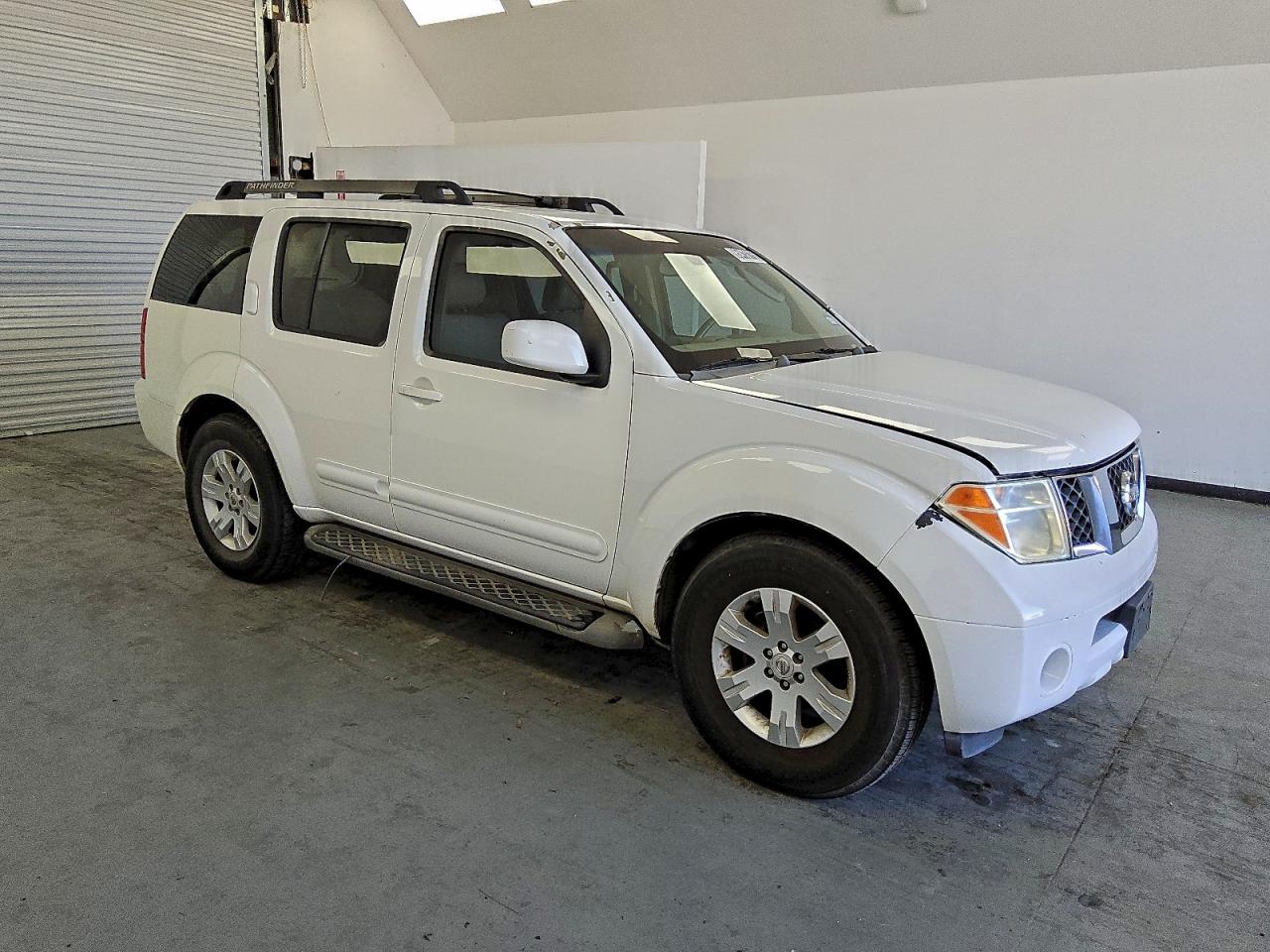 2006 NISSAN PATHFINDER LE photo 4