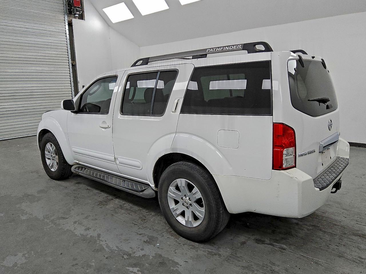 2006 NISSAN PATHFINDER LE photo 2