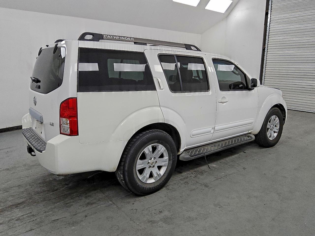 2006 NISSAN PATHFINDER LE photo 3