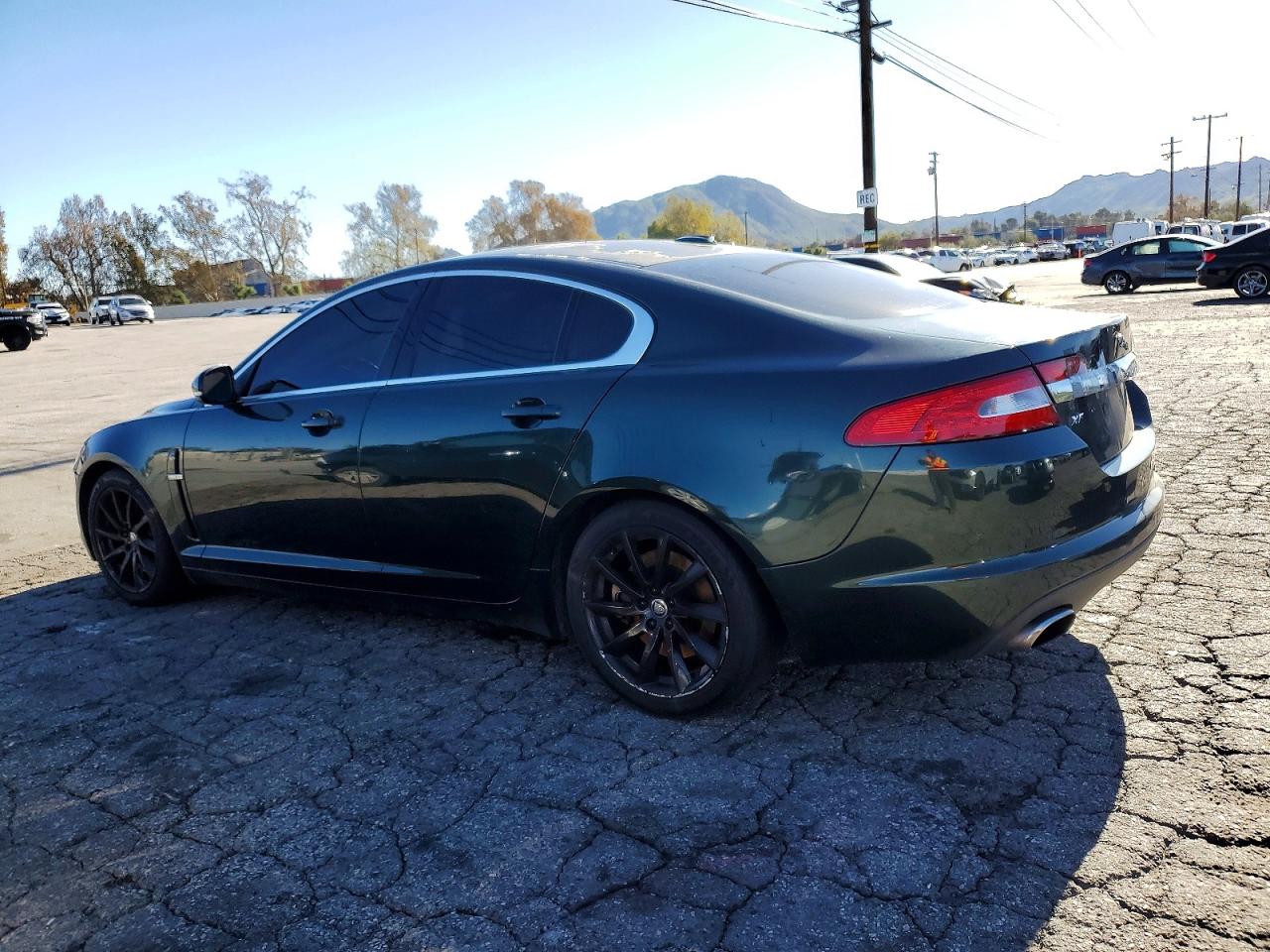 2011 JAGUAR XF photo 2