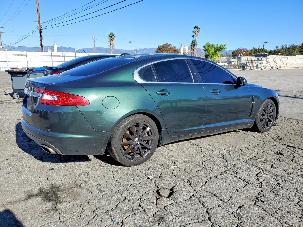 2011 JAGUAR XF photo 3