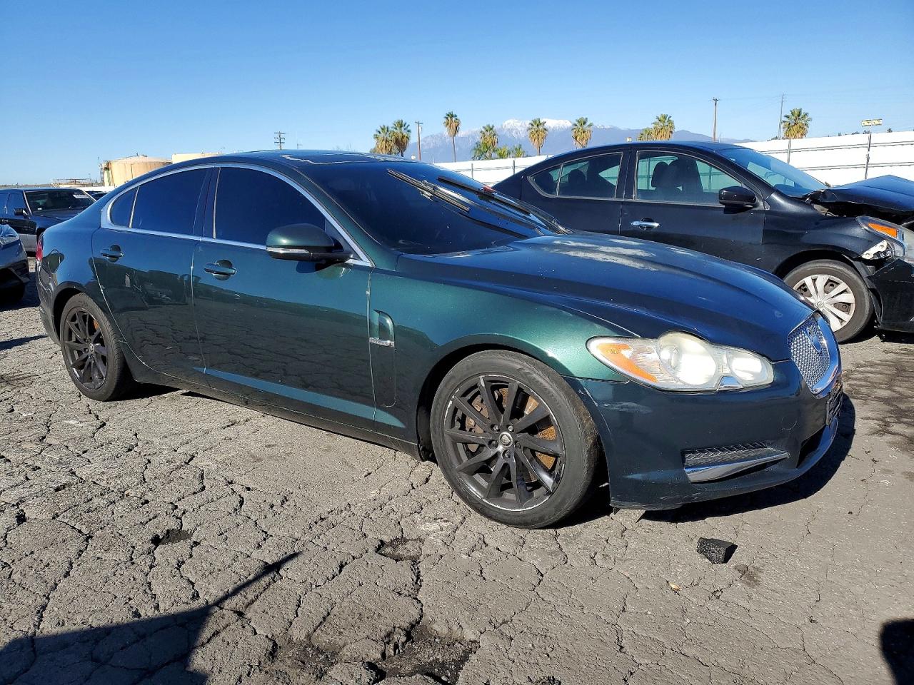 2011 JAGUAR XF photo 4