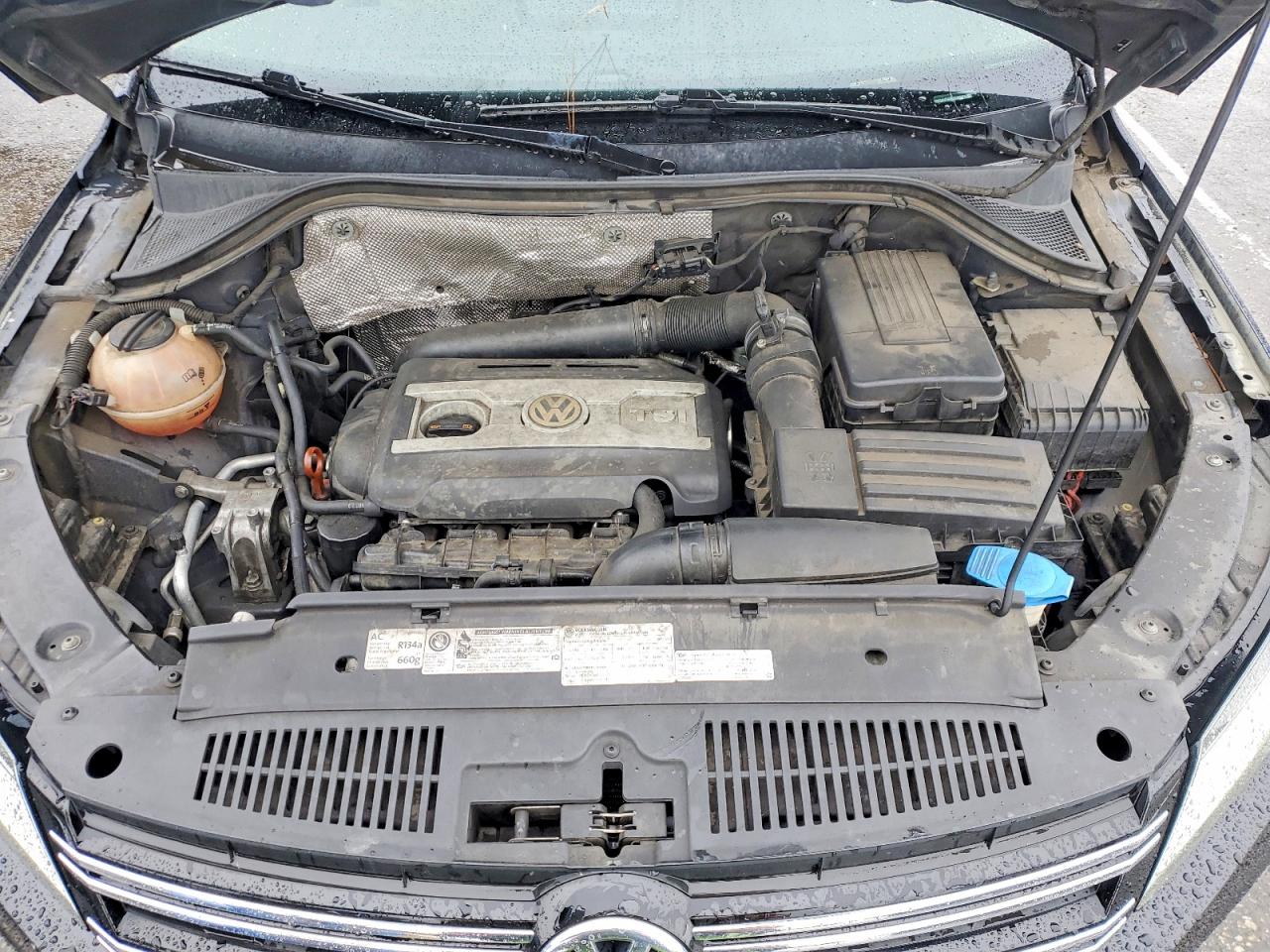 2012 VOLKSWAGEN TIGUAN S photo 12