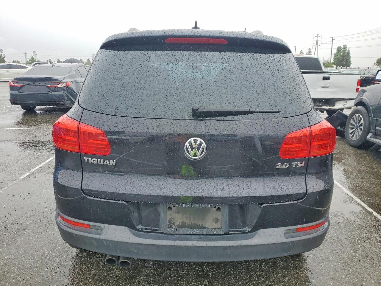 2012 VOLKSWAGEN TIGUAN S photo 6