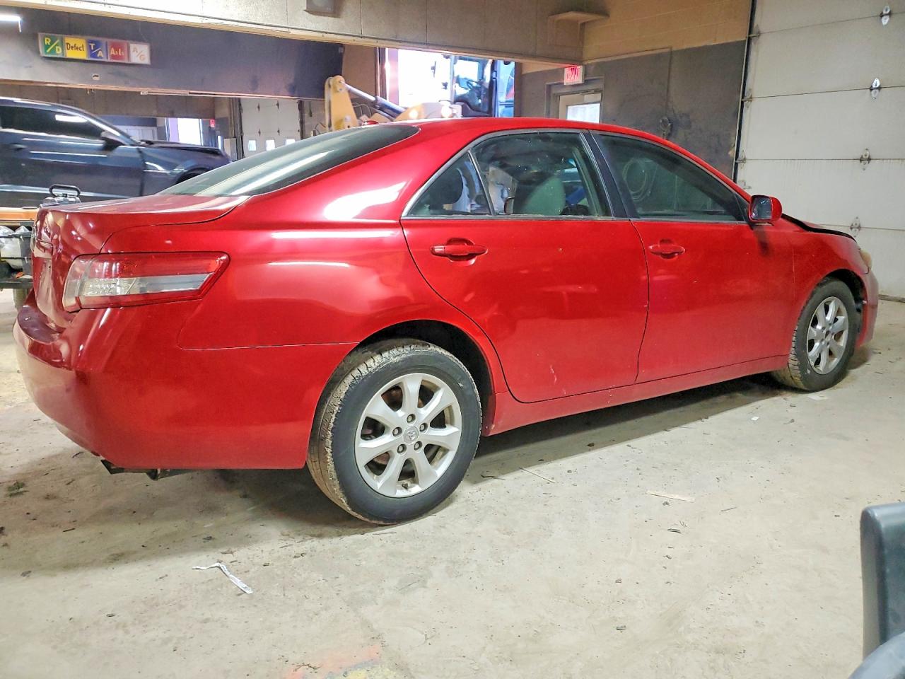 2011 TOYOTA CAMRY BASE photo 3