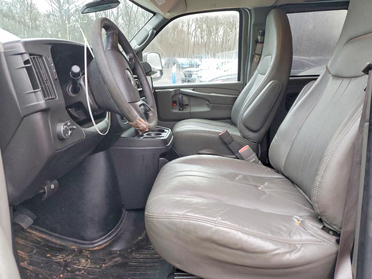 2013 GMC SAVANA G2500 LS photo 7