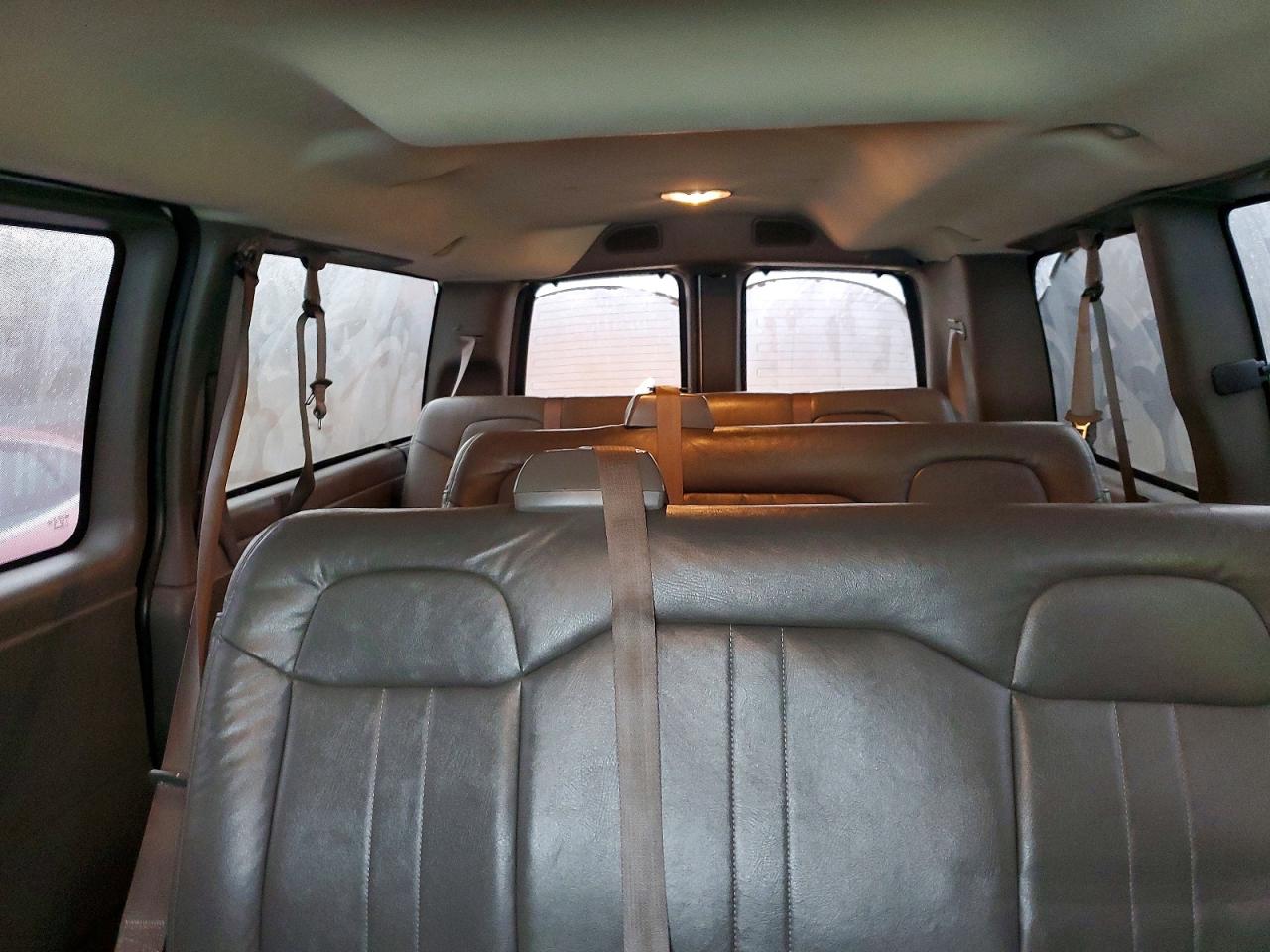 2013 GMC SAVANA G2500 LS photo 10