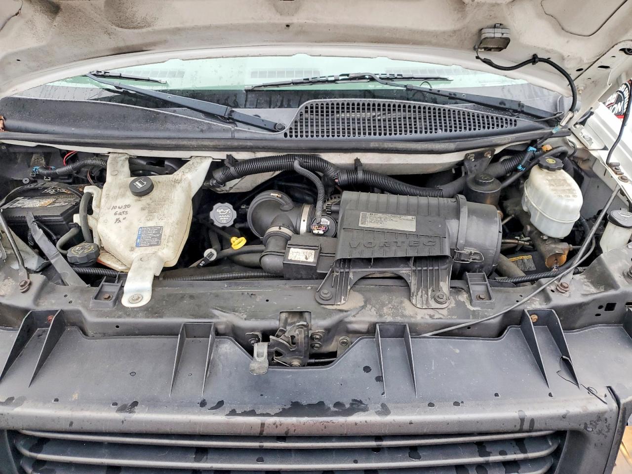 2013 GMC SAVANA G2500 LS photo 12