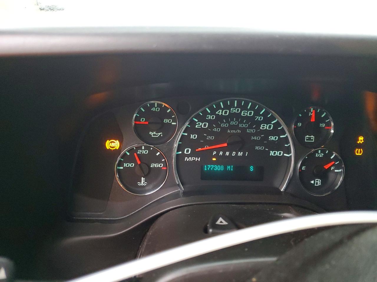2013 GMC SAVANA G2500 LS photo 9