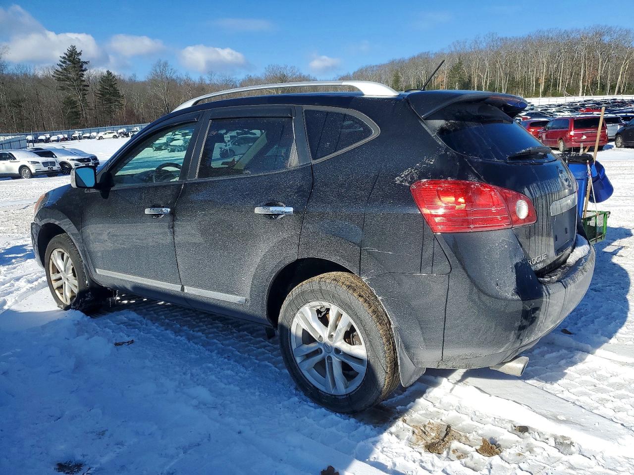 2013 NISSAN ROGUE S photo 2