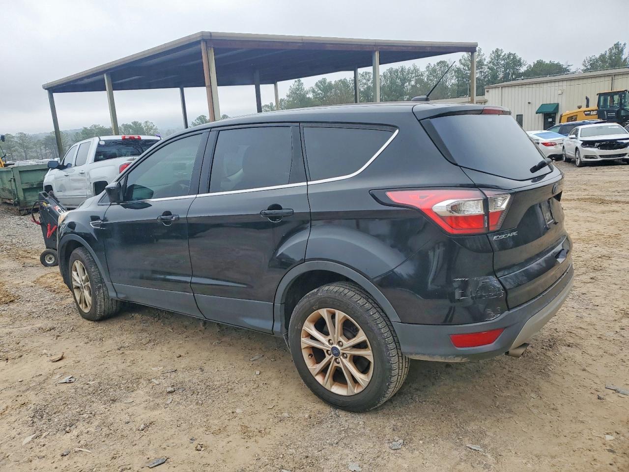 2017 FORD ESCAPE SE photo 2