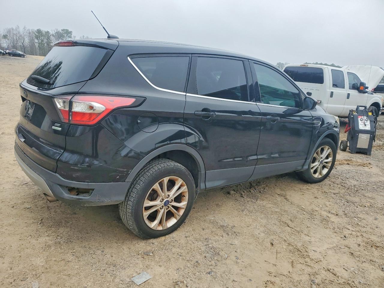 2017 FORD ESCAPE SE photo 3
