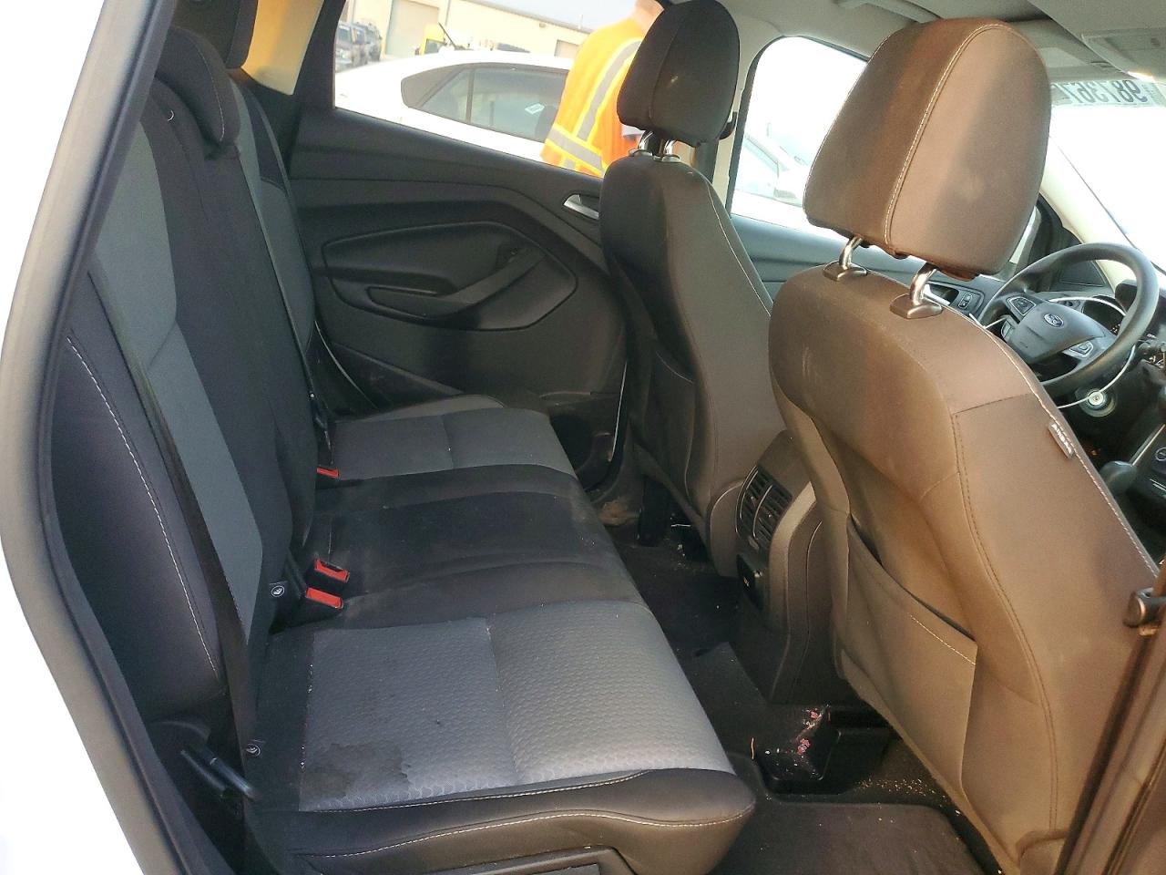 2017 FORD ESCAPE SE photo 11