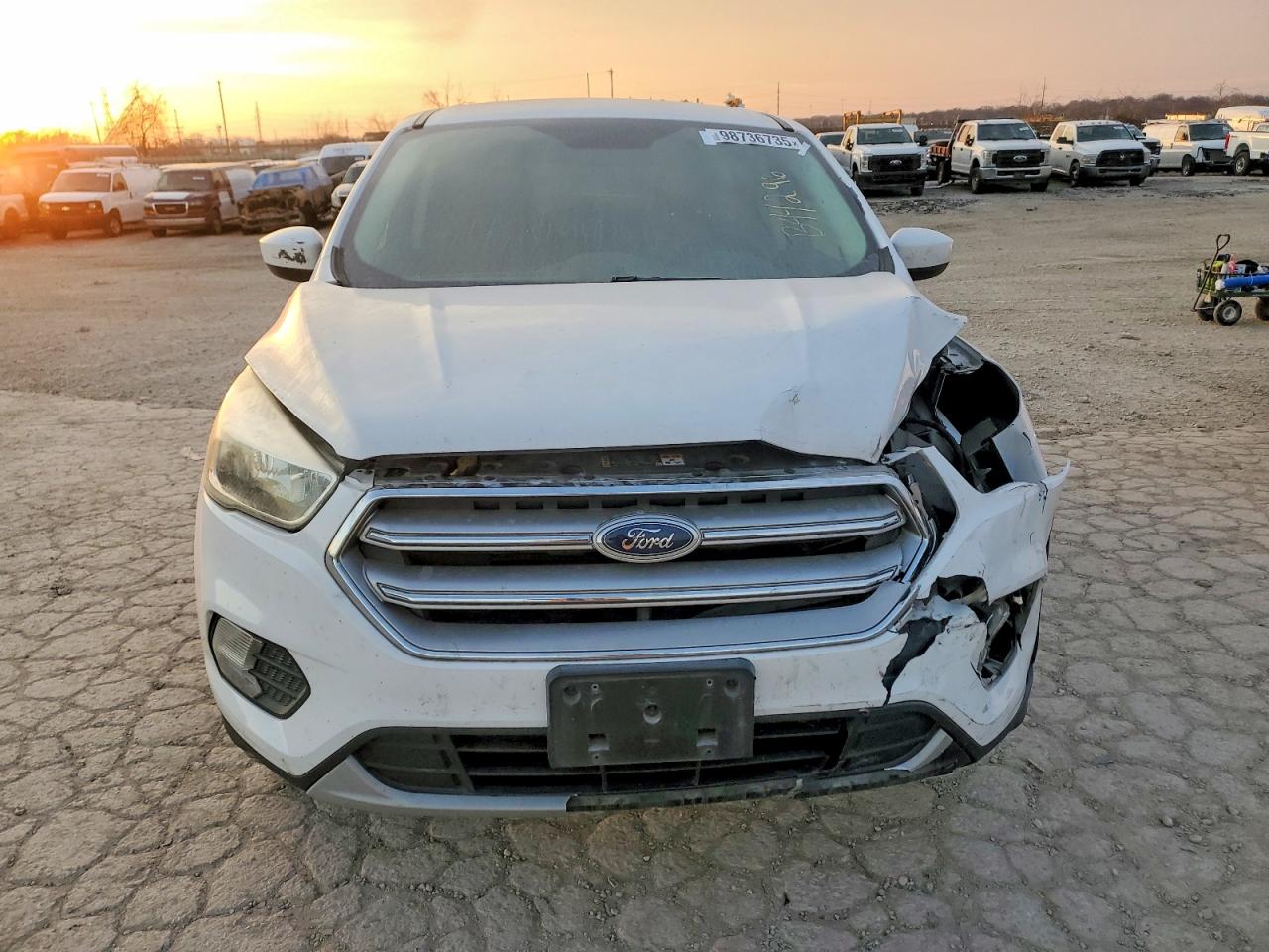 2017 FORD ESCAPE SE photo 5