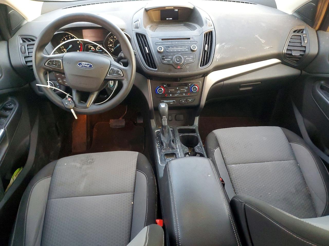 2017 FORD ESCAPE SE photo 8