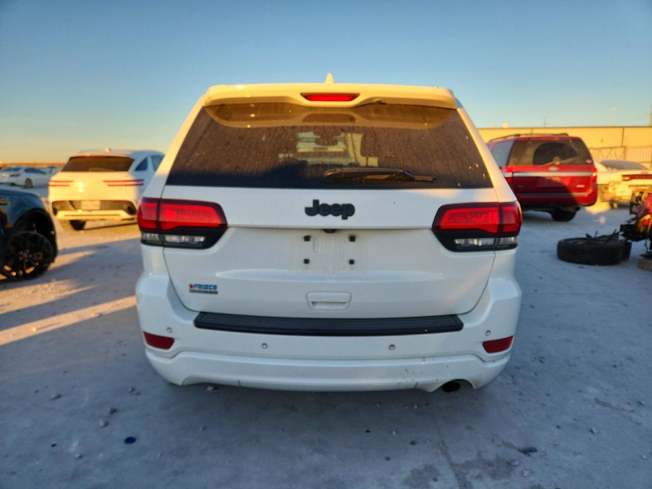 2018 JEEP GRAND CHEROKEE LAREDO photo 6
