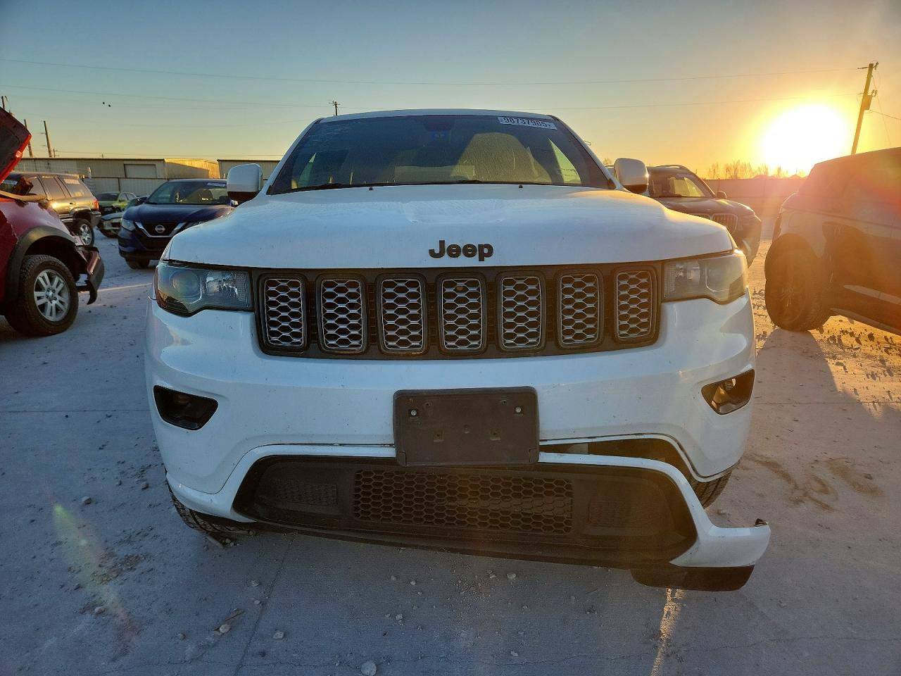 2018 JEEP GRAND CHEROKEE LAREDO photo 5