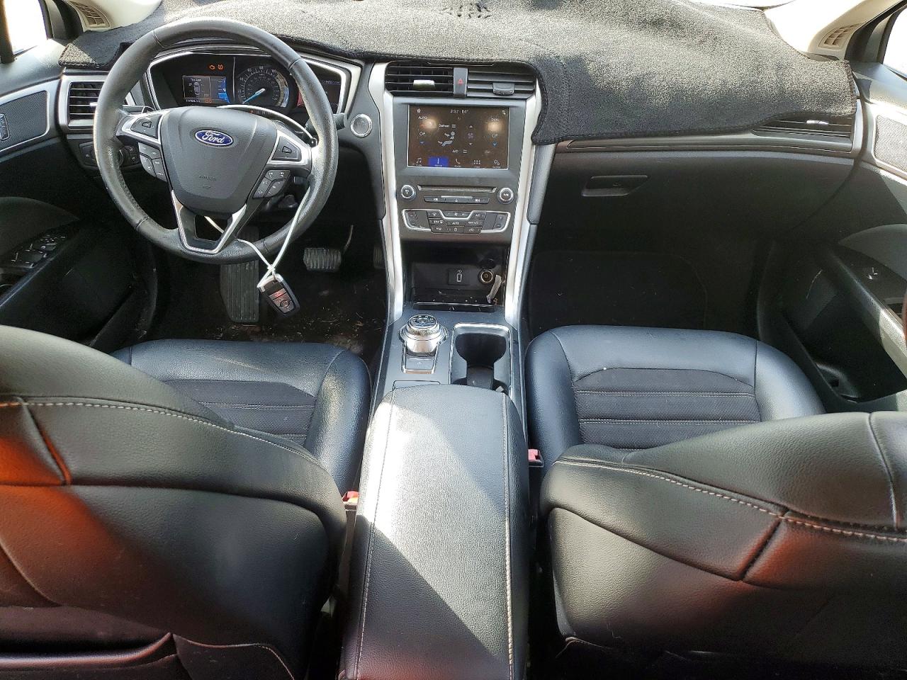 2017 FORD FUSION SE photo 15