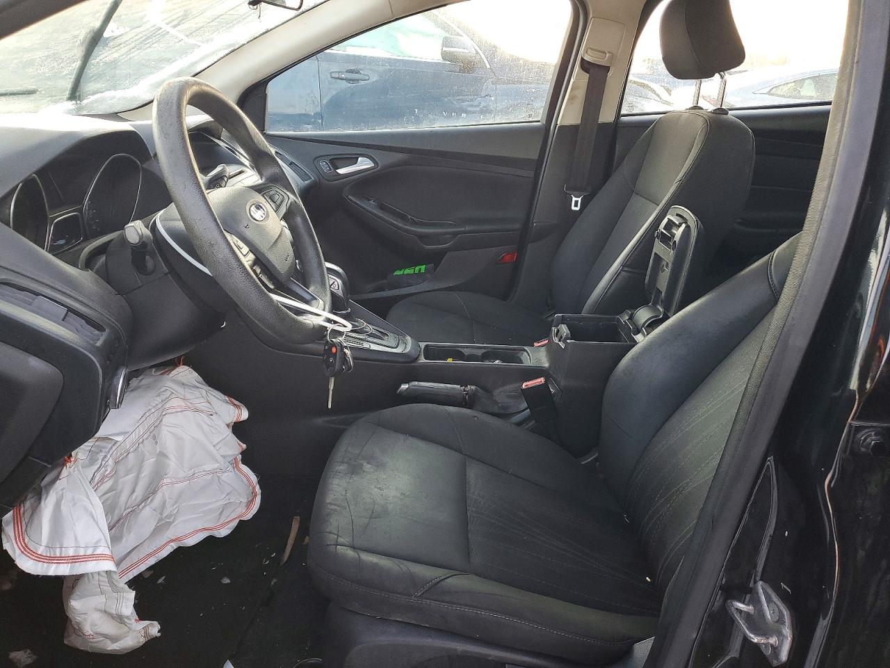 2015 FORD FOCUS SE photo 13