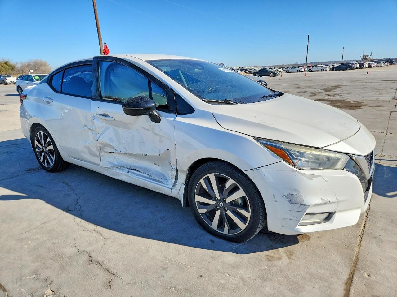 2020 NISSAN VERSA SR photo 4