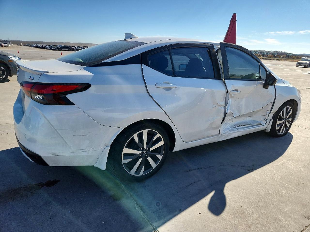 2020 NISSAN VERSA SR photo 3