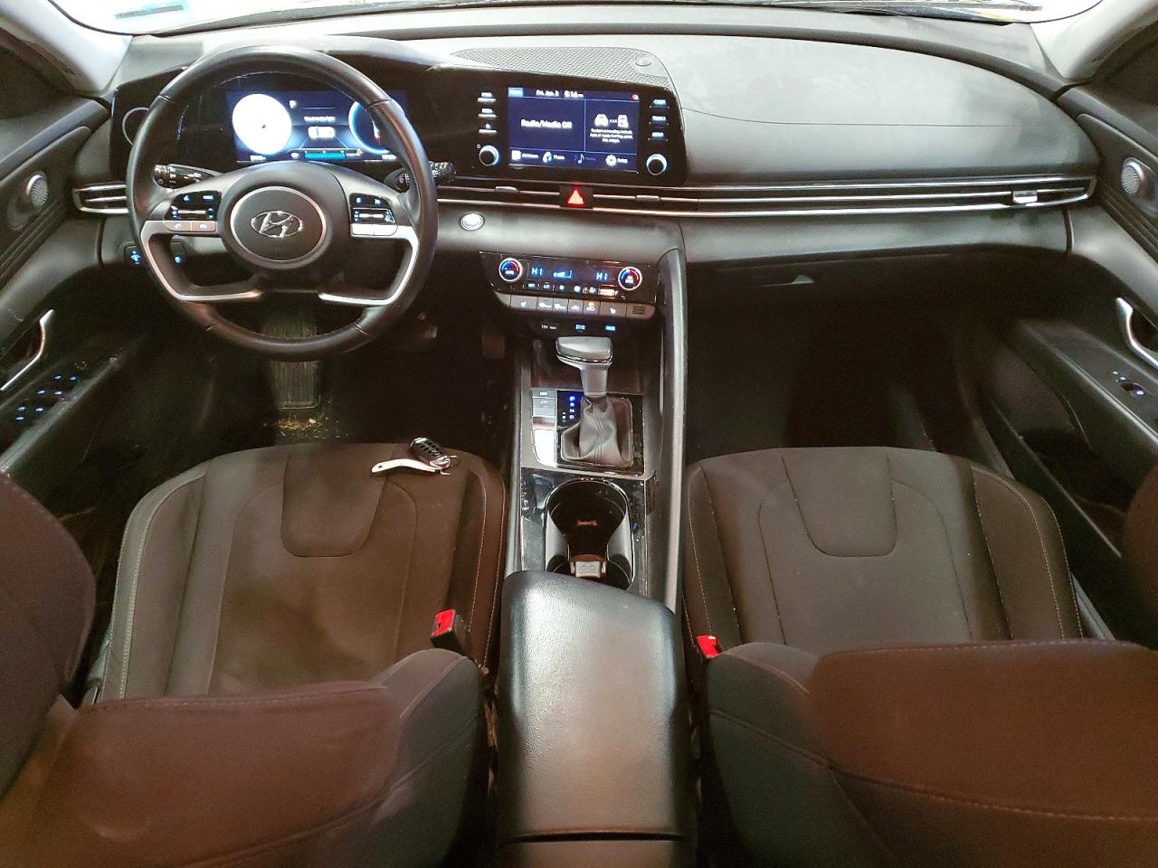 2022 HYUNDAI ELANTRA SEL photo 8