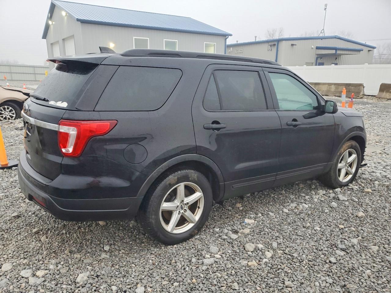 2018 FORD EXPLORER photo 3