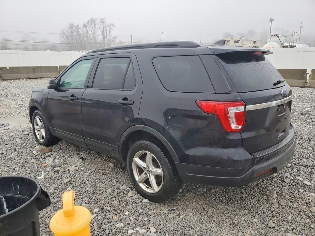 2018 FORD EXPLORER photo 2