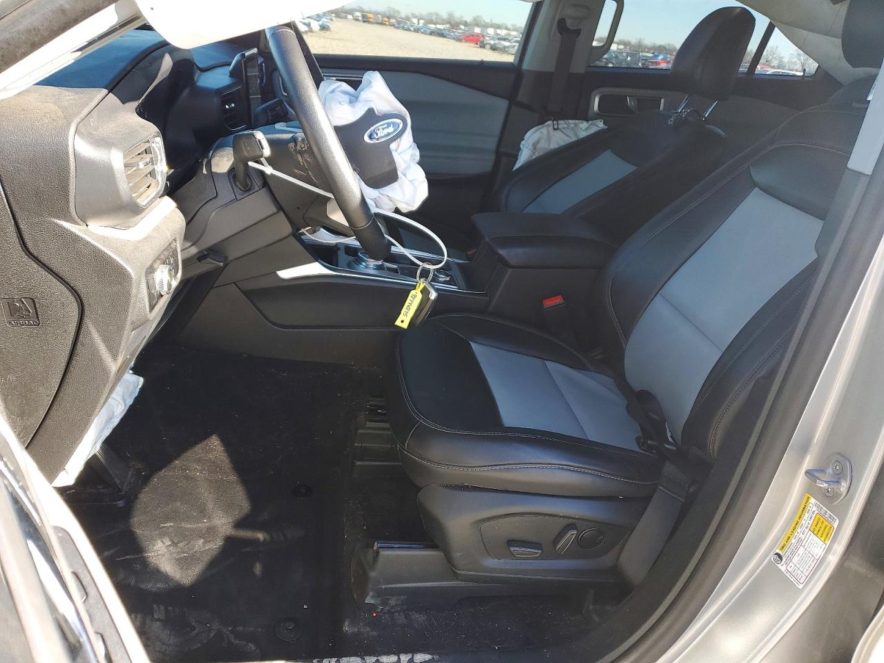 2023 FORD EXPLORER XLT photo 13