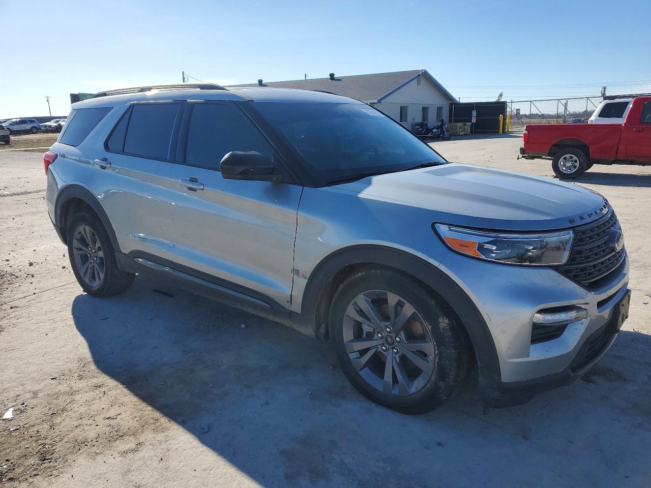 2023 FORD EXPLORER XLT photo 7