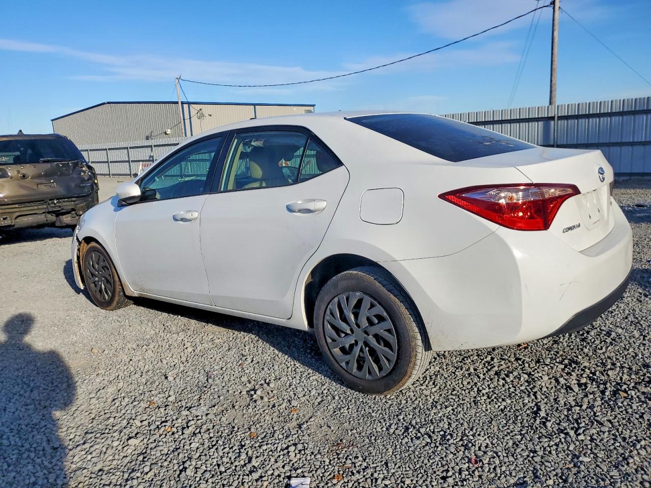 2017 TOYOTA COROLLA L photo 2