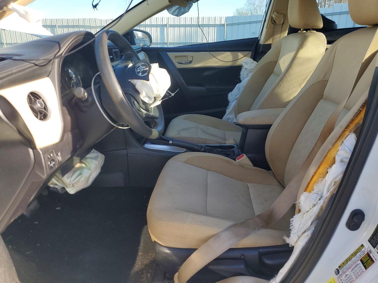 2017 TOYOTA COROLLA L photo 7
